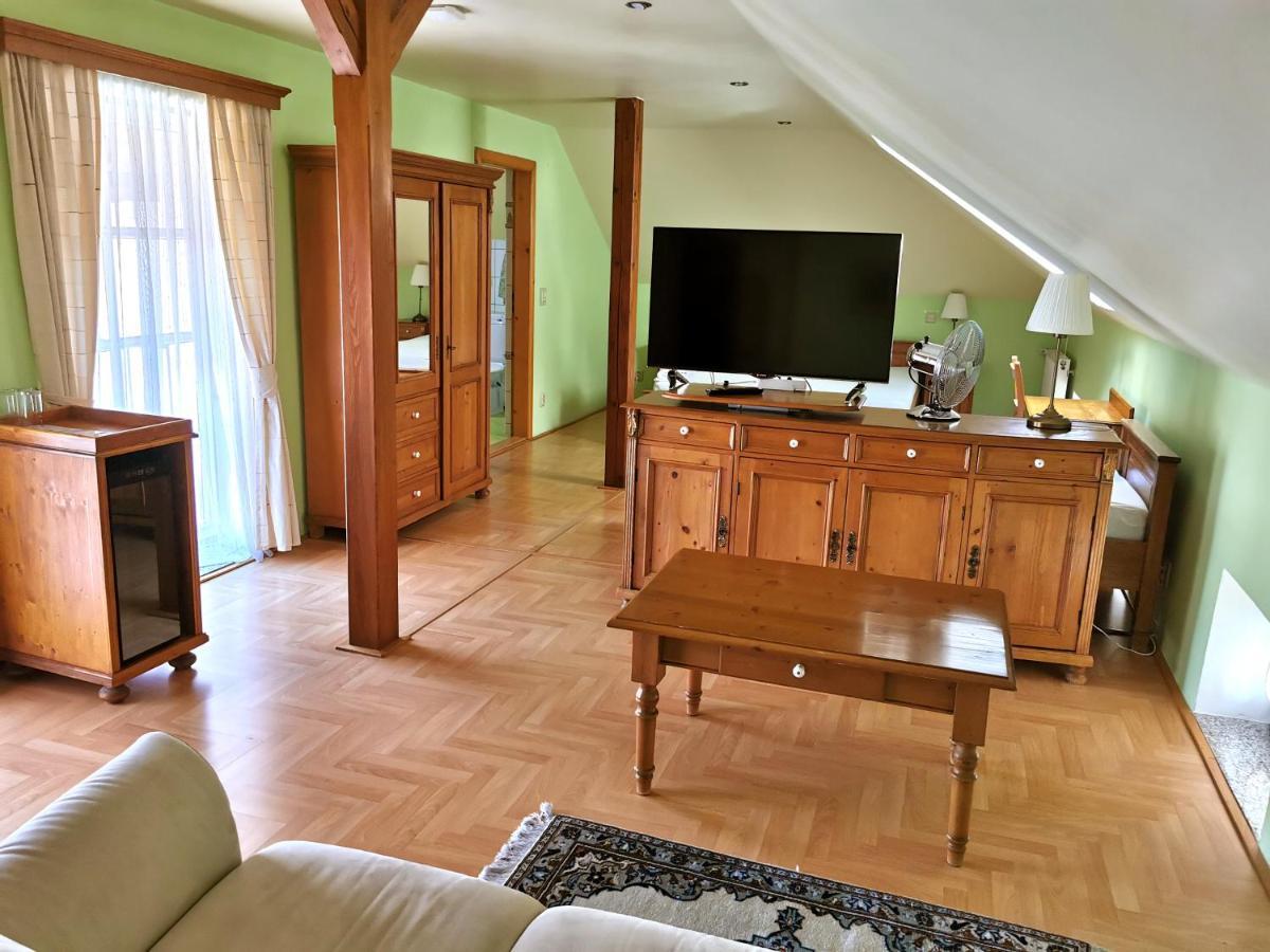 Rezidence Zvon Hotel Znojmo Ngoại thất bức ảnh